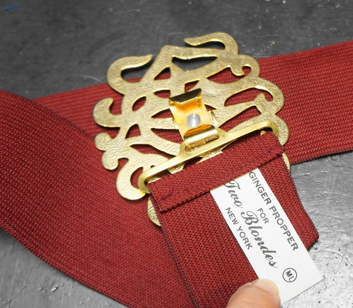 Ginger Propper Two Blondes Burgundy Stretch Belt 1980s Abstract Buckle