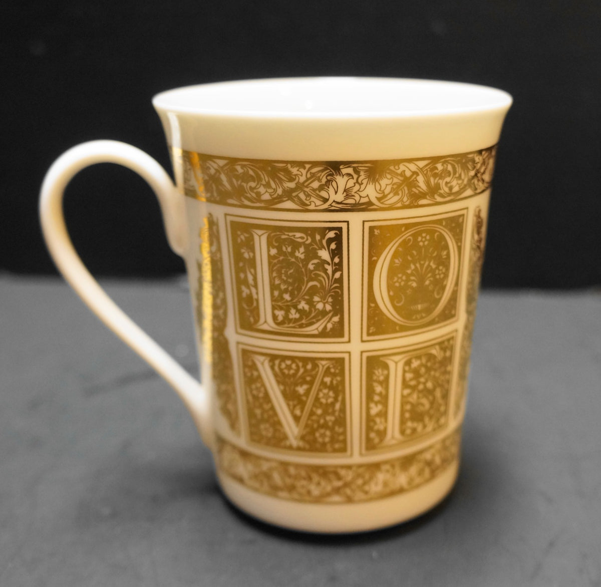Papel Freelance Love Gold Filigree Mug Bone China