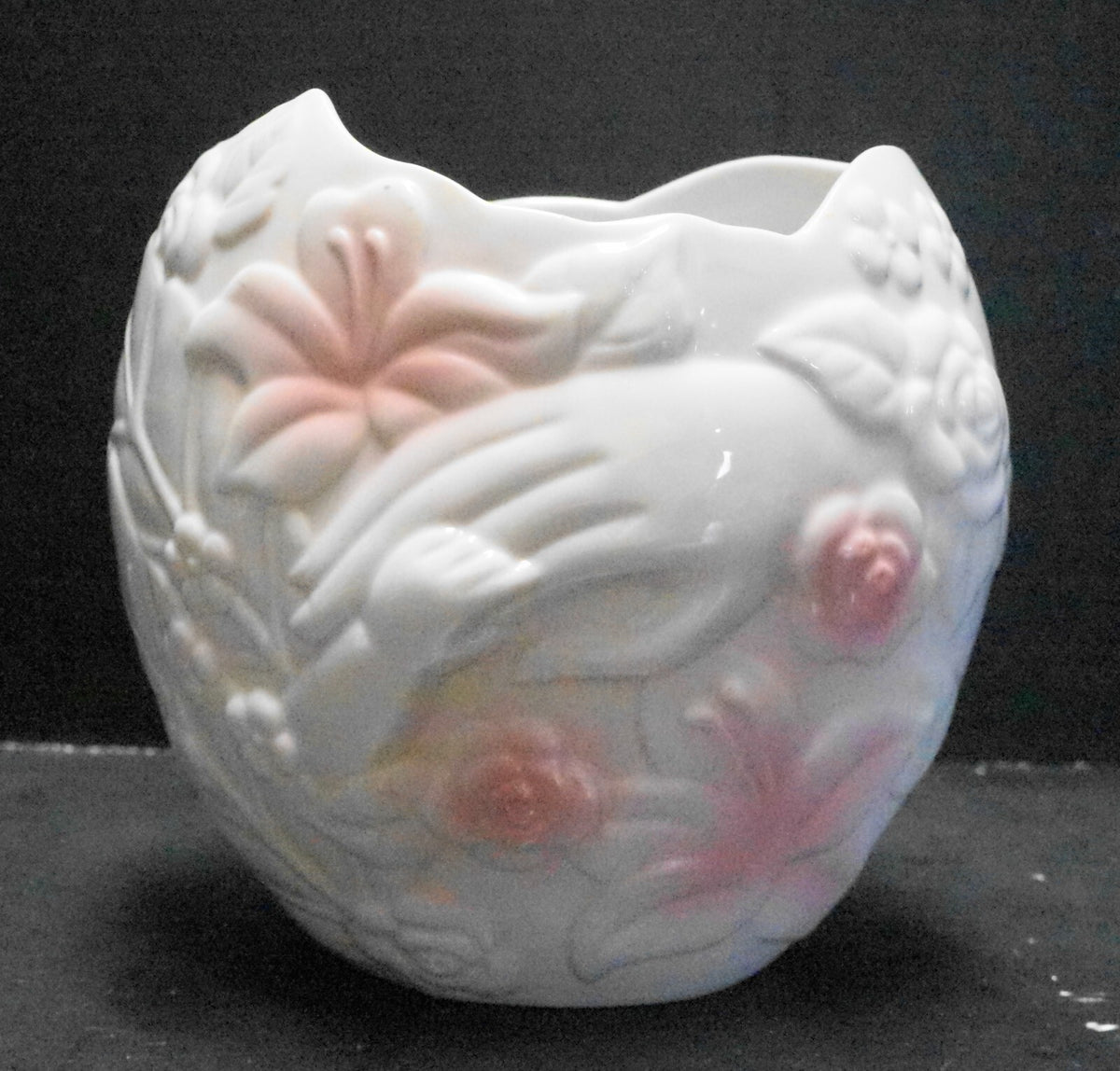 FTD Porcelain Planter Mother Baby Young Childs Holding Hands Pink White 1993