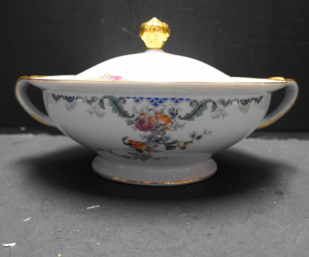 Royal Bayreuth Bavaria Franklin Covered Vegetable Dish Round
