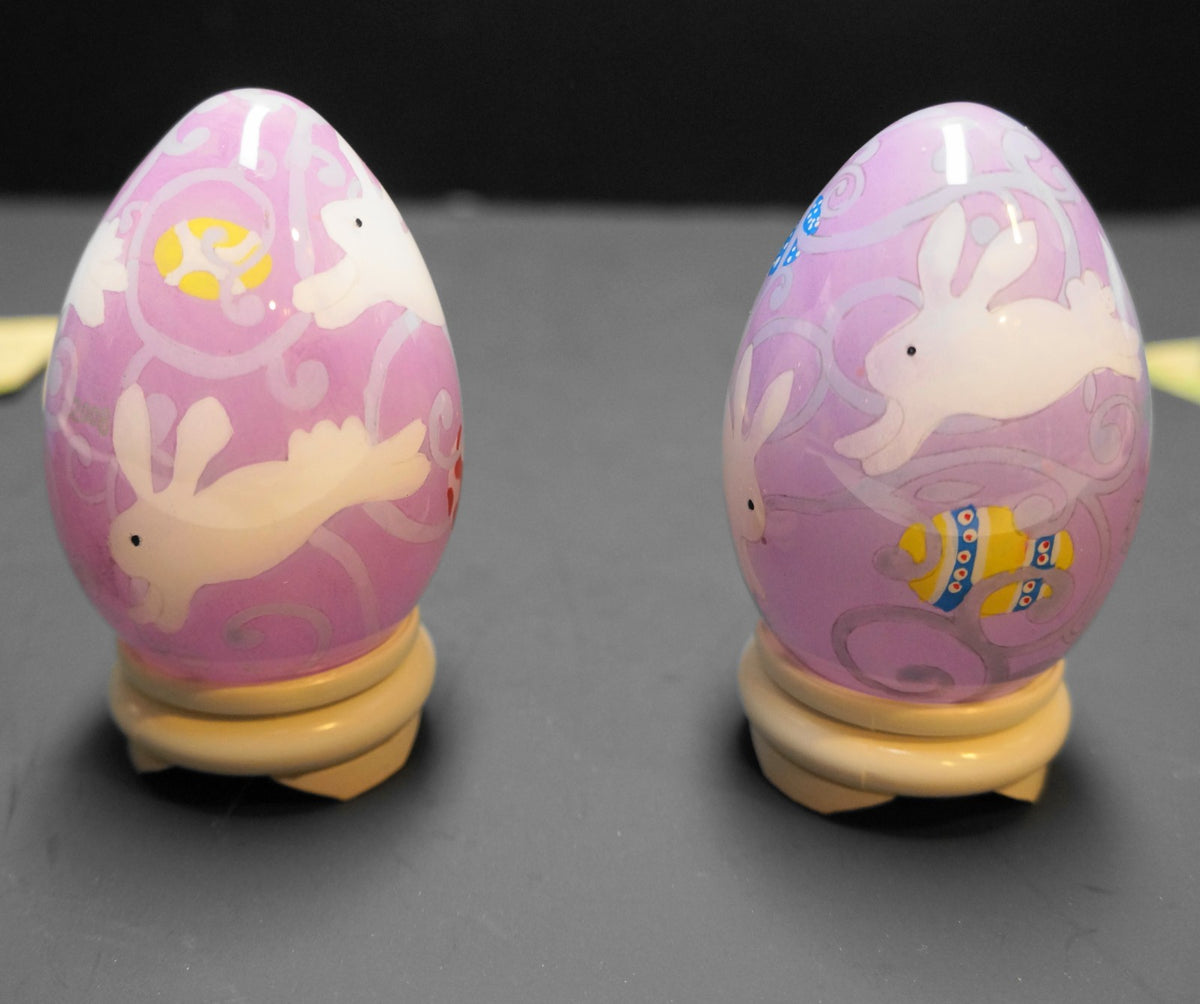 Pier 1 Le Bien Reverse Painted Spring Easter Egg Bunnies Glass Figurines Pair