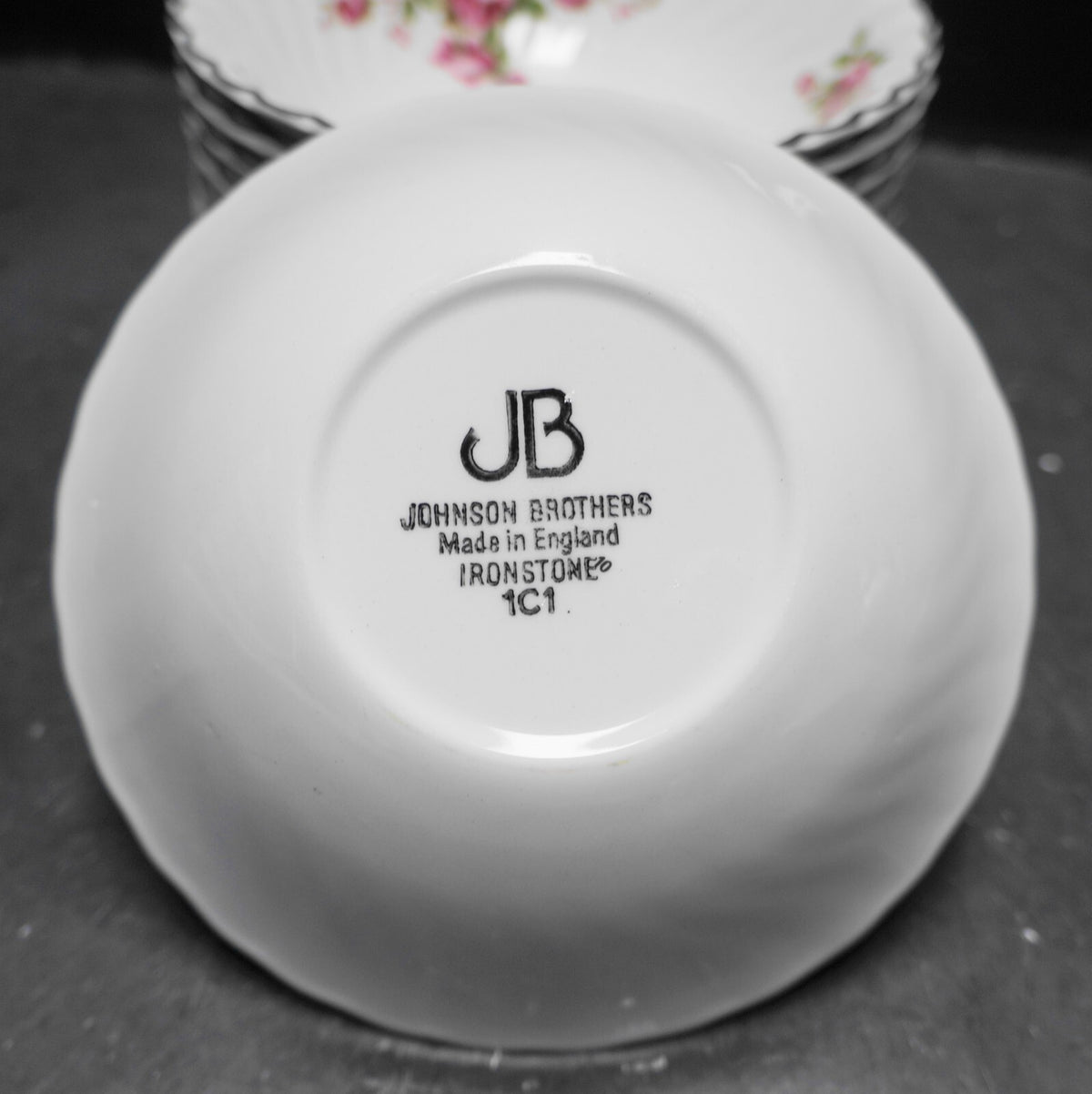 Johnson Bros England Regency Pink Roses Platinum Trim Coupe Cereal Bowls Set 8