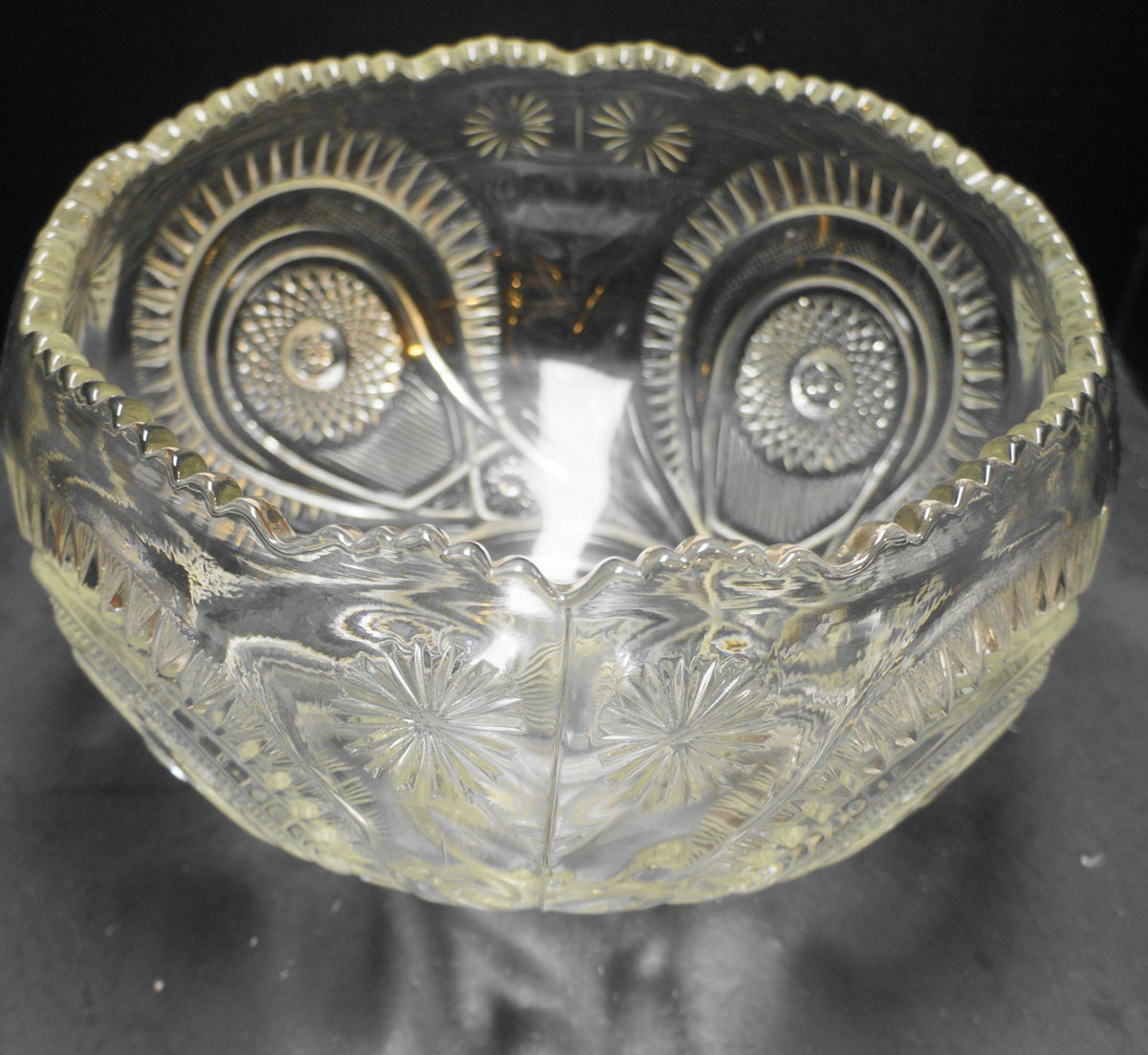 LE Smith Pinwheel Stars Slewed Horseshoe Cupped Punch Bowl