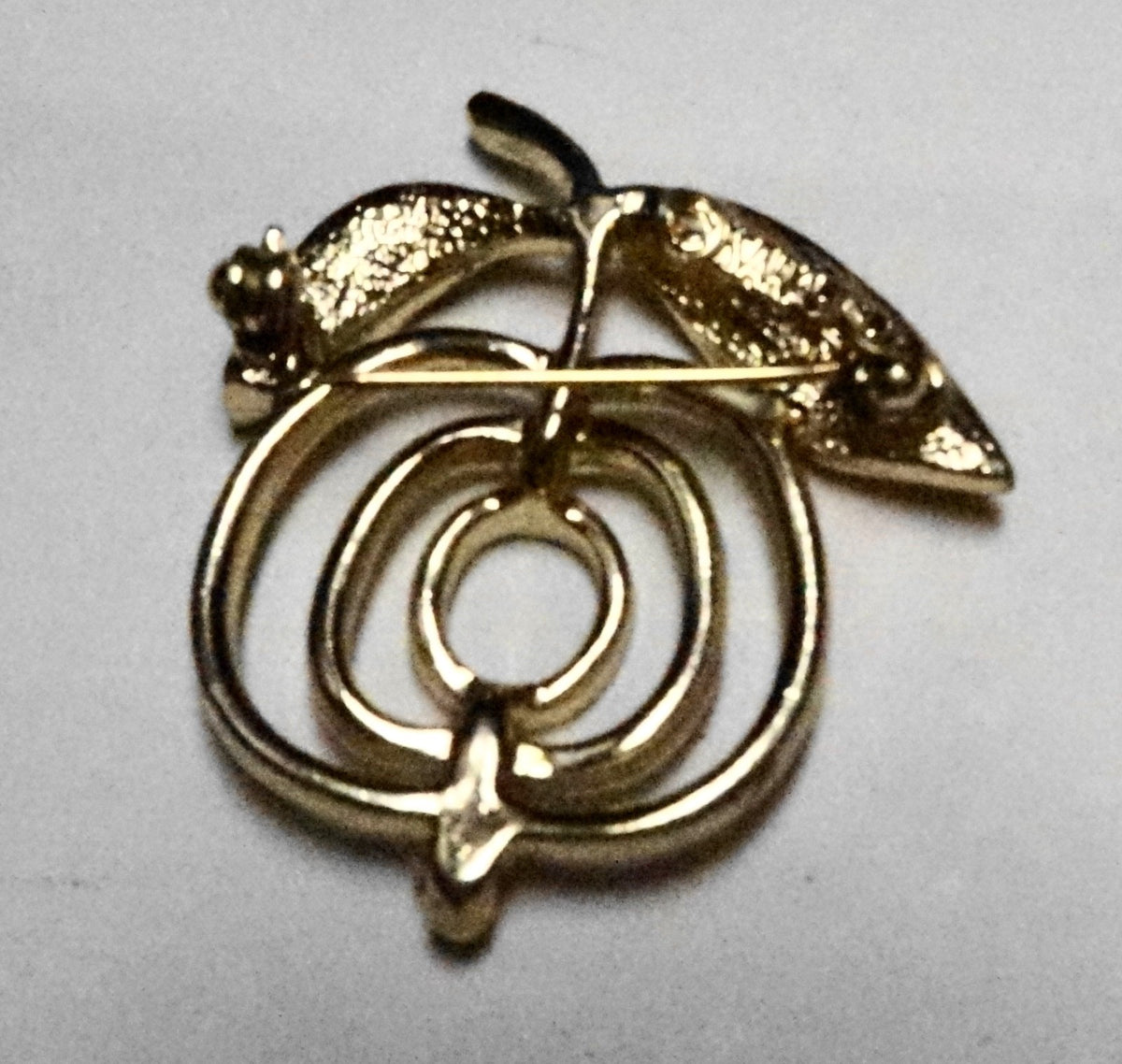 Sarah Coventry Gold Tone Saucy Apple Outline Pin