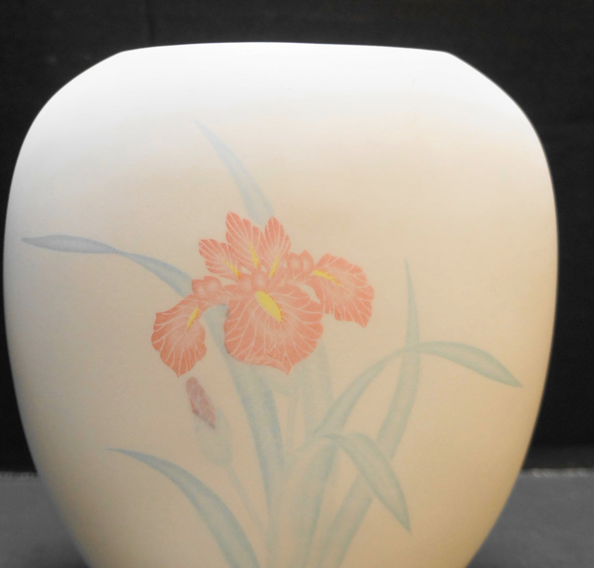 Toyo Pastel Iris Matte Finish Pocket Vase Japan