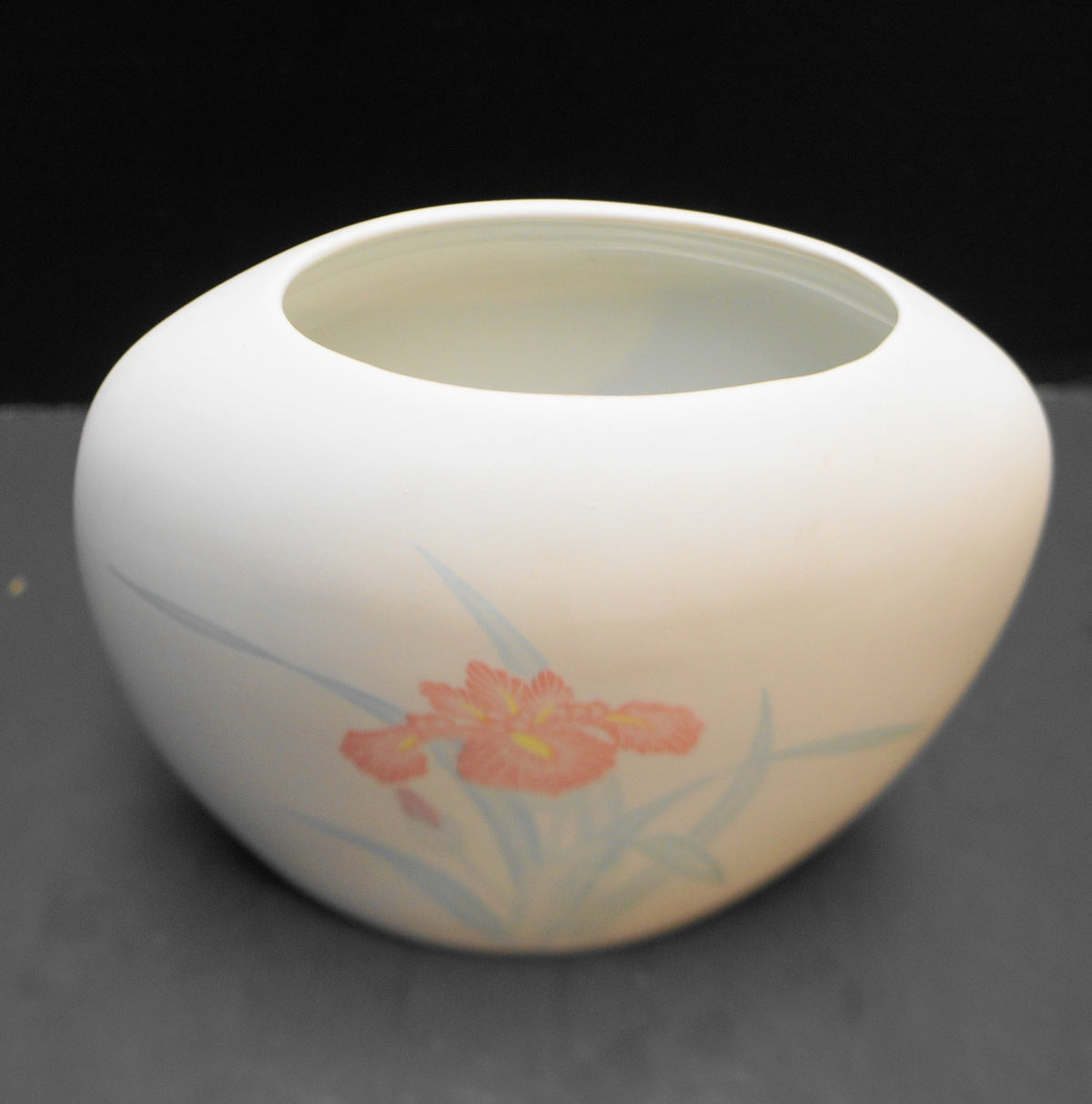 Toyo Pastel Iris Matte Finish Pocket Vase Japan