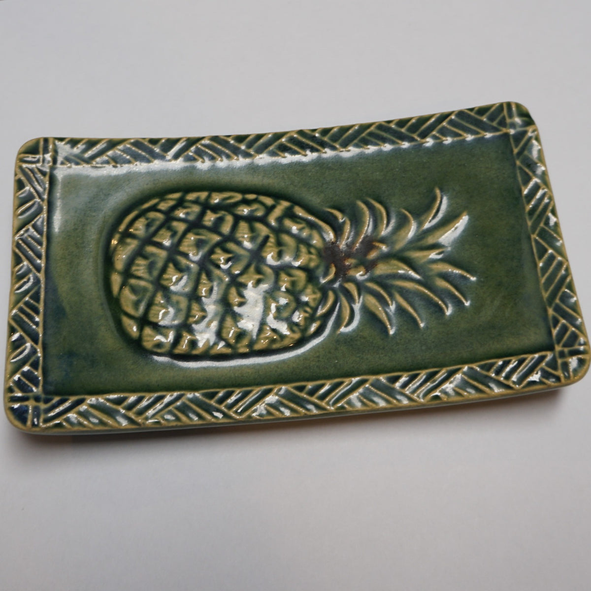 Bob Hoenig Pottery Maui Hawaii Green Glazed Pineapple Dish 5 3/4" x 3 1/4"