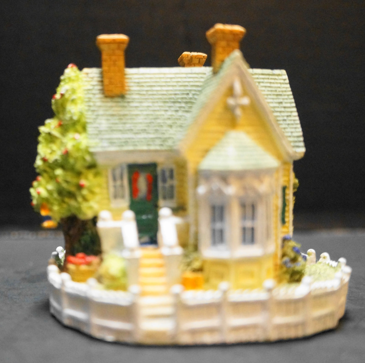 Reverend Muir's Cottage Liberty Falls AH157 Resin Figurine 1998