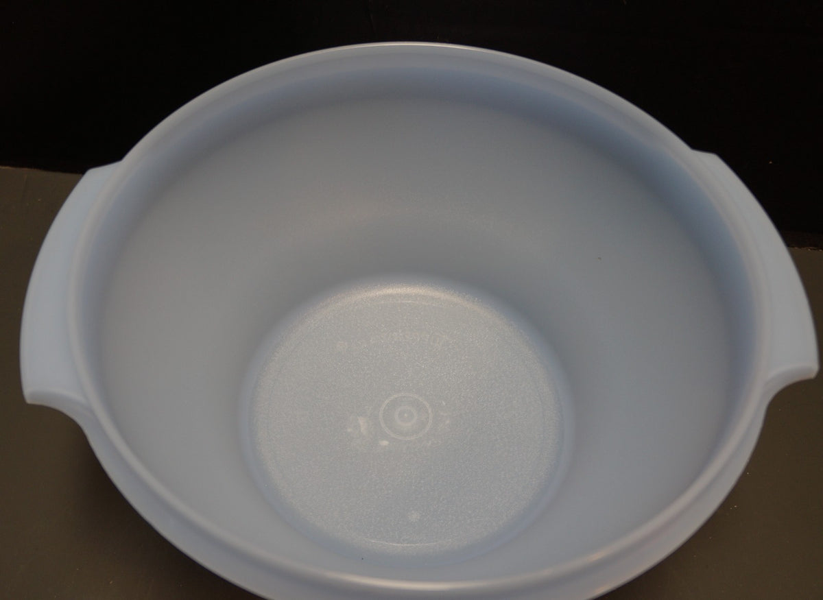 Tupperware Servalier Ice Blue Bowl 4.1L 17 1/4 Cup