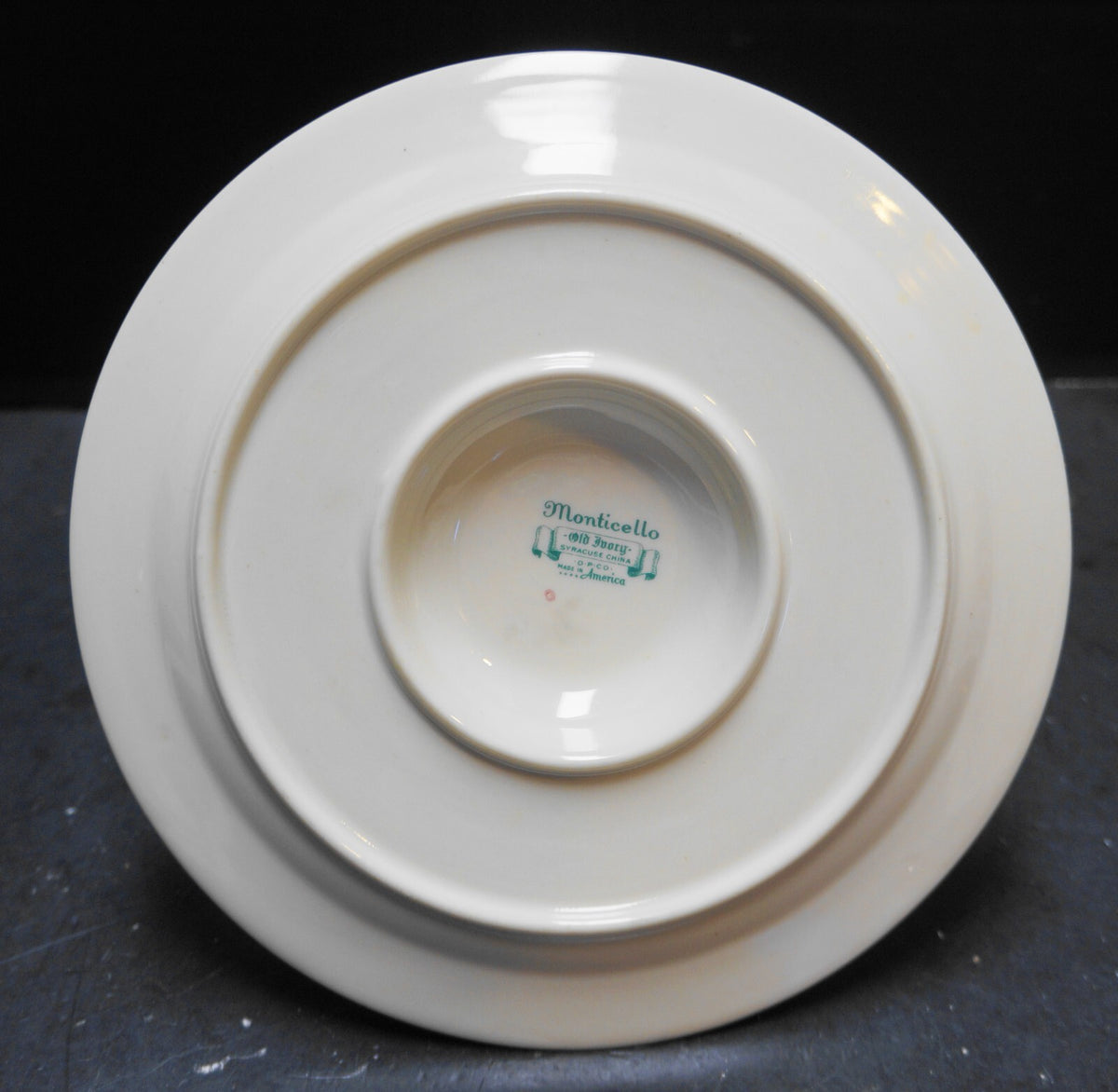Syracuse Monticello Old Ivory Gravy Boat Attached Underplate