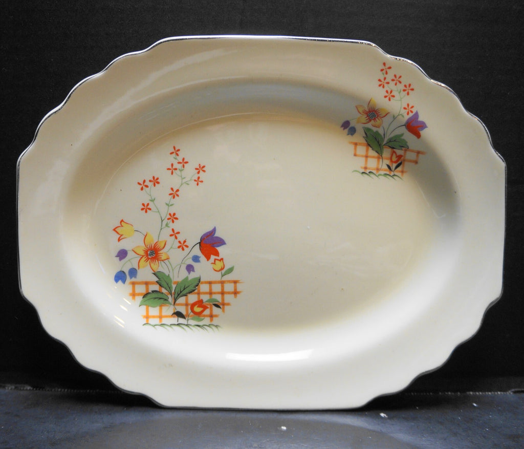 Gaylea WS George Lido Canarytone Oval Platter Fence Tulips