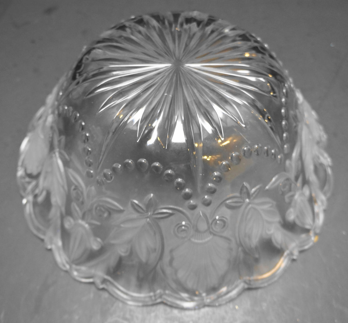 Fifth Avenue Crystal Fleur de Lis Shell Leaves Serving Bowl
