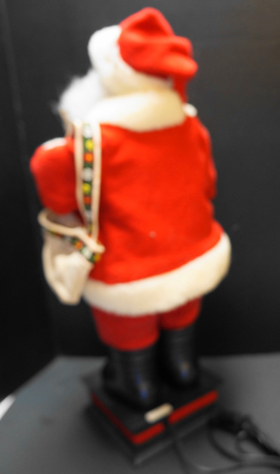 Holiday Creations Santa Musical Figurine 24" Noel 1993