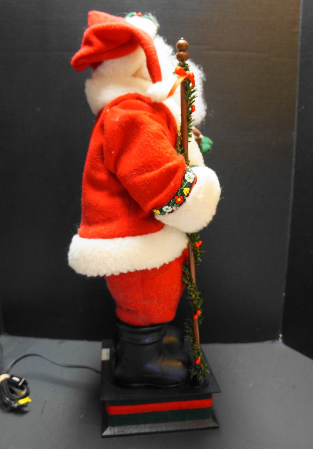 Holiday Creations Santa Musical Figurine 24" Noel 1993