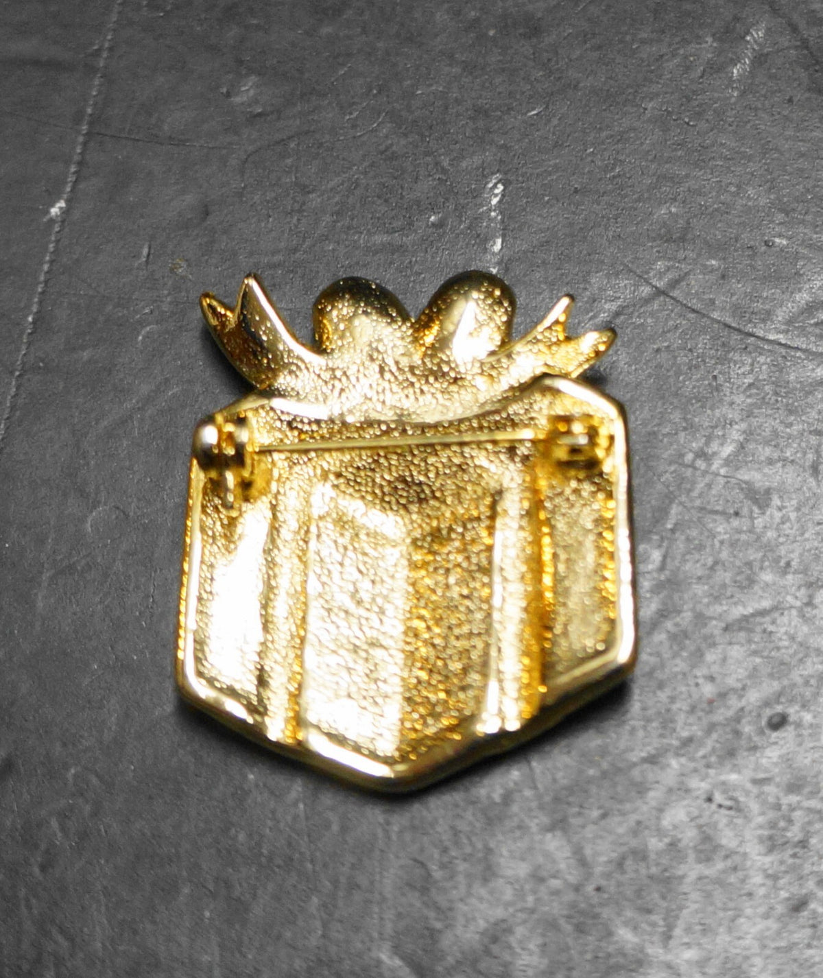 Red Enamel Clear Rhinestone Gold Tone Wrapped Gift Present Pin