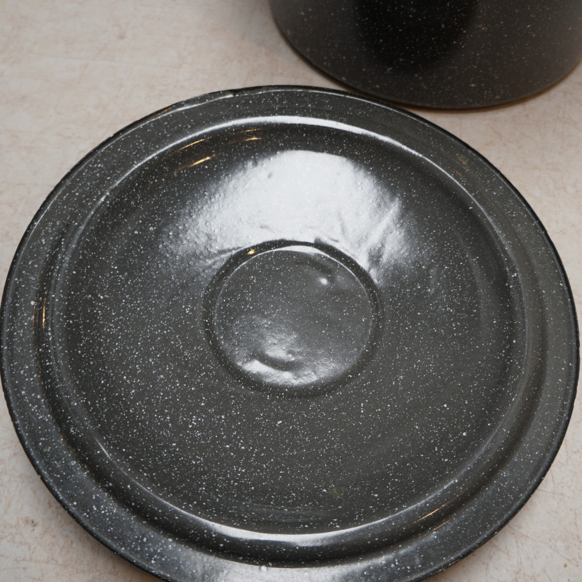 Gray Speckled Granite Ware Stock Pot 6 Qt 8" Used