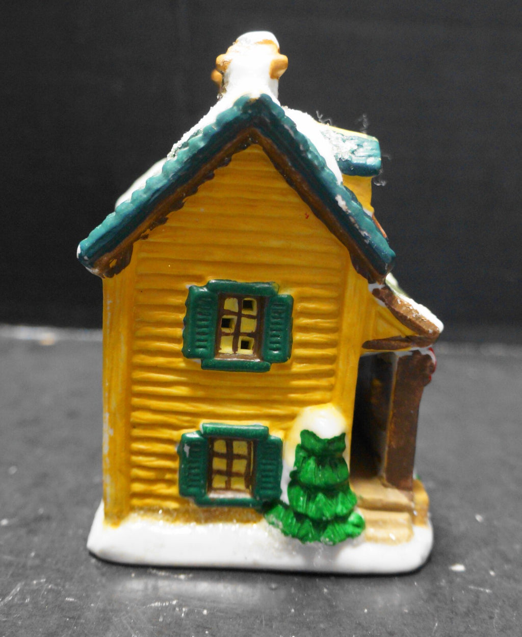 Wellington Square Victorian Christmas Village House