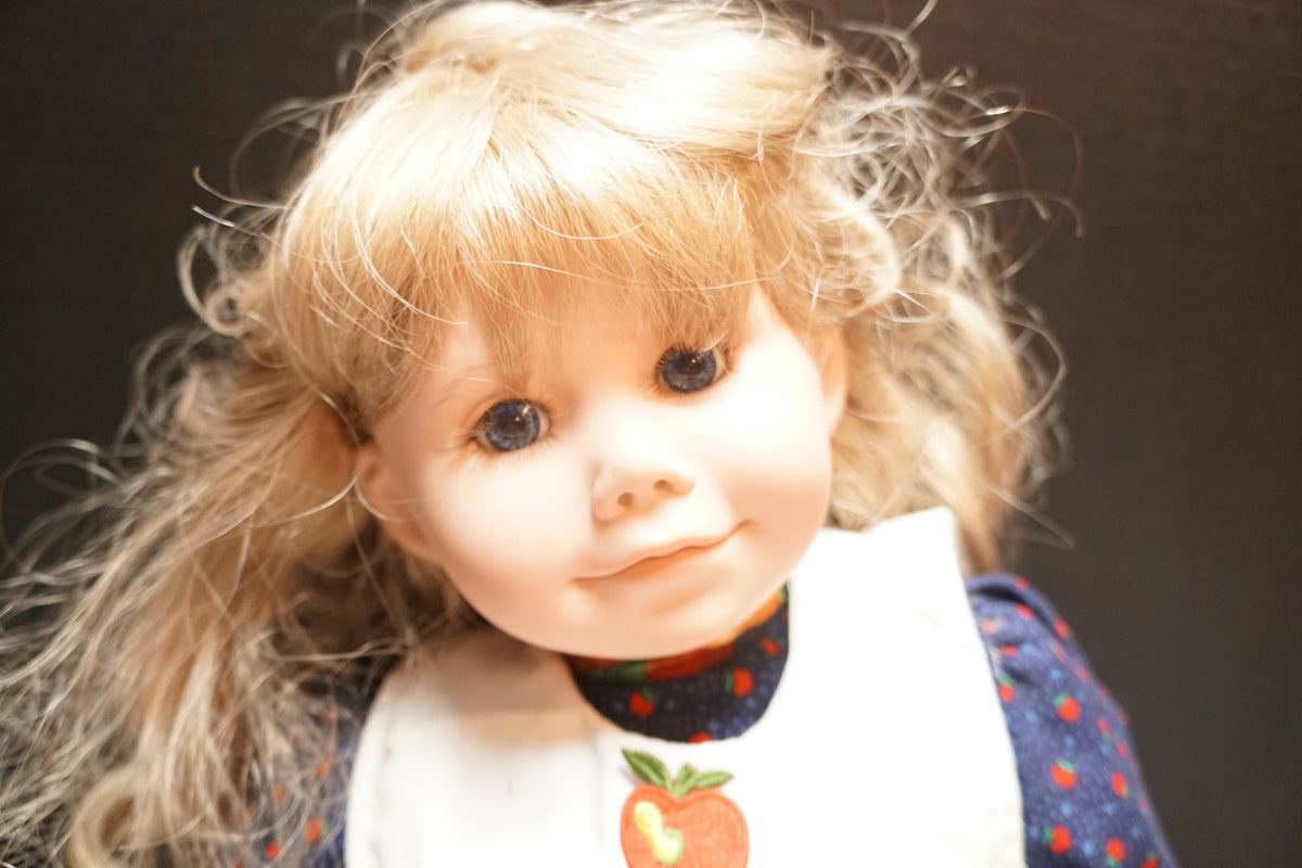 Apple Annie Lloyd Middleton Vinyl Cloth Doll Joann Pohlman Royal Vienna 9/200
