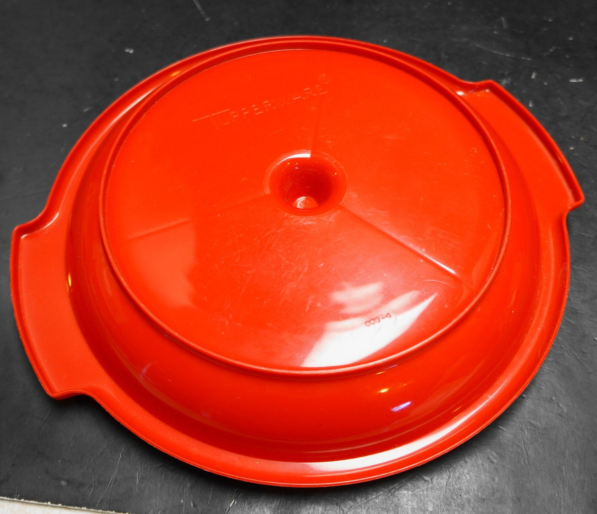 Tupperware Suzette Red White Divided Serving Relish 608-4