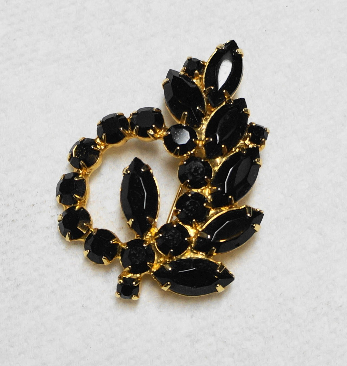 Black Glass Rhinestone Prong Set Gold Tone Pin