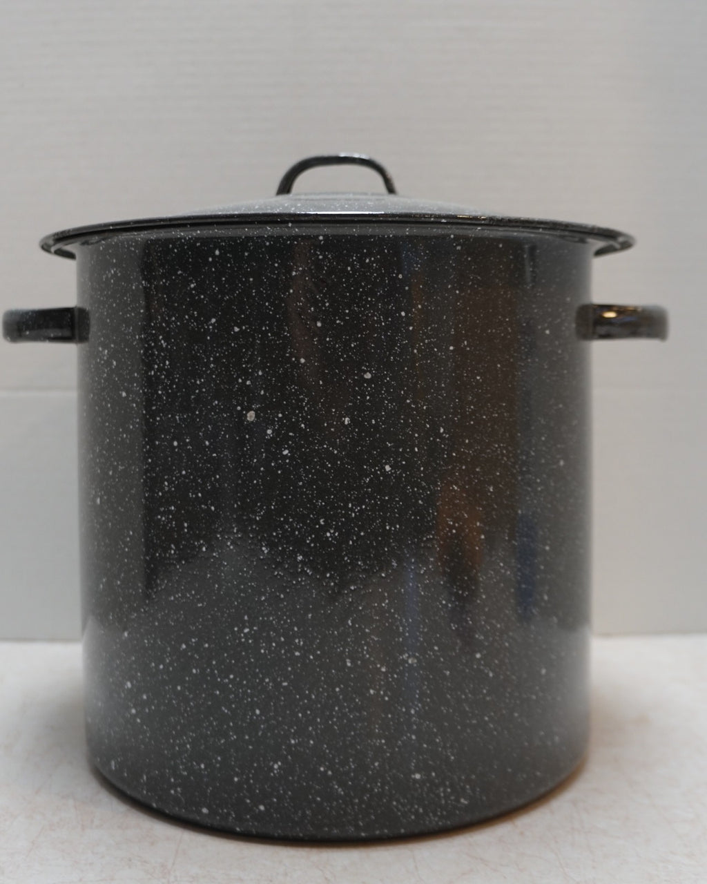 Gray Speckled Granite Ware Stock Pot 6 Qt 8" Used