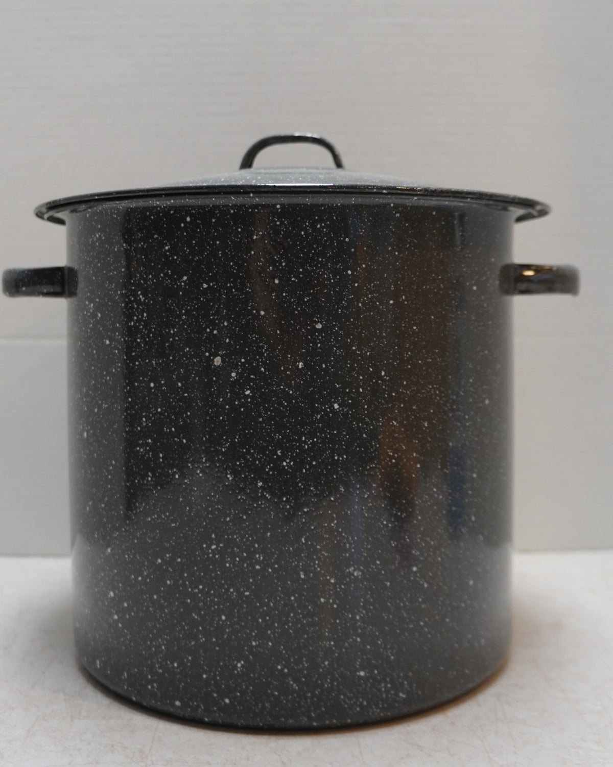 Gray Speckled Granite Ware Stock Pot 6 Qt 8" Used