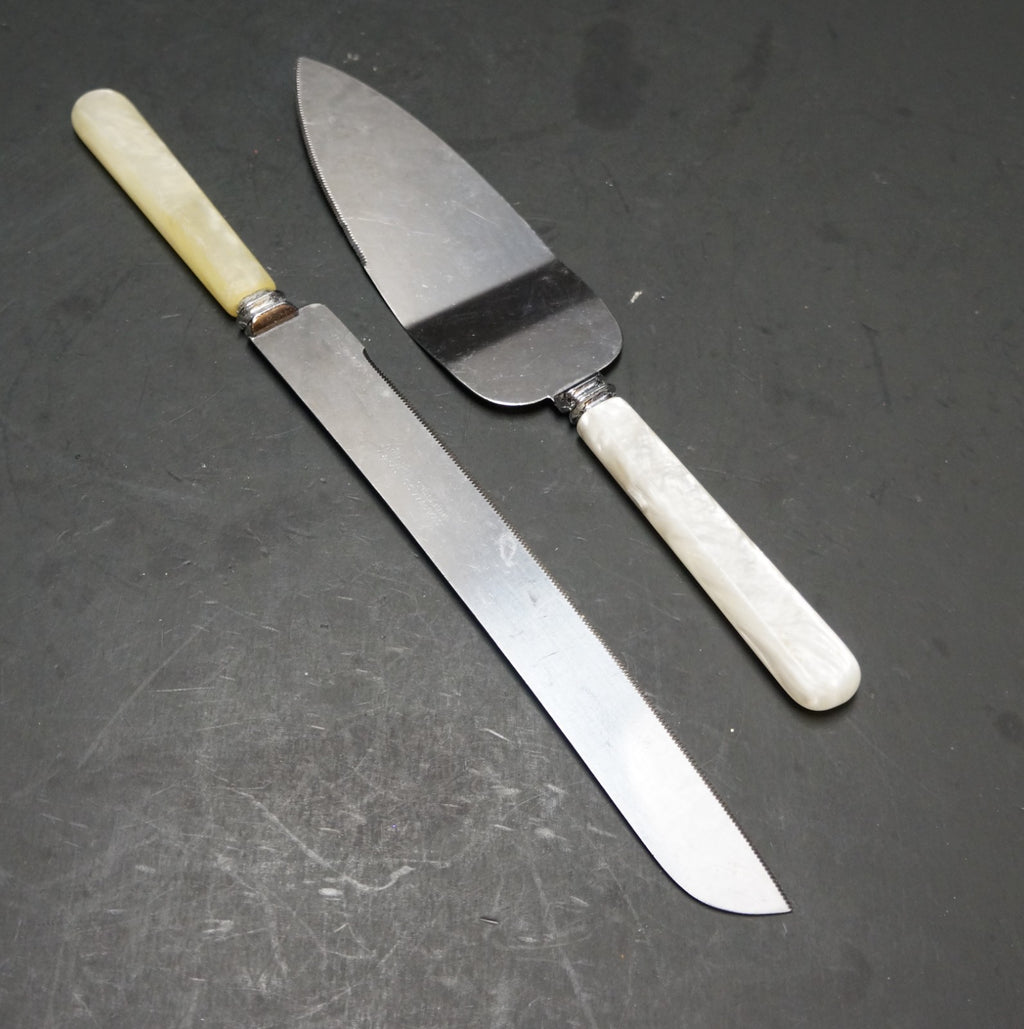 Sheffield England White Pearlized Lucite Handle Cake Knife Server Set
