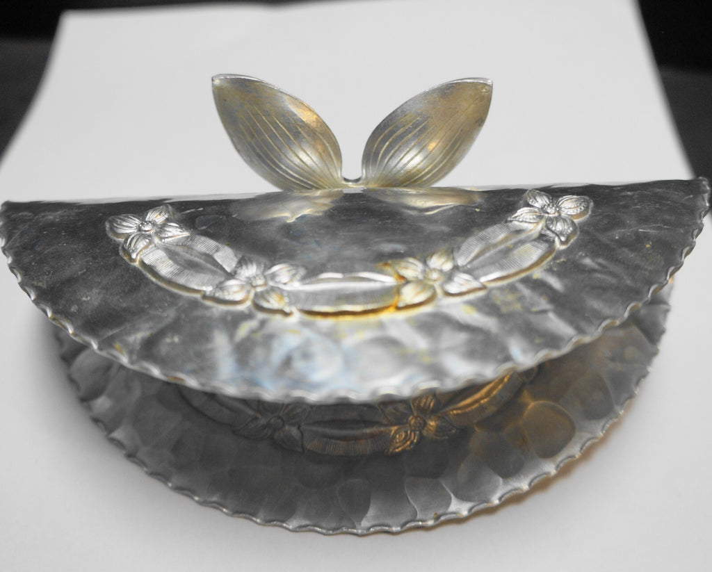 Rodney Kent Hammered Aluminum Daisy Chain Flowers Napkin Holder