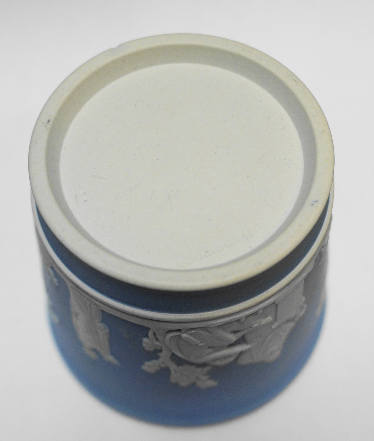 Wedgwood Jasperware Light Blue Neoclassical Small Cache Pot