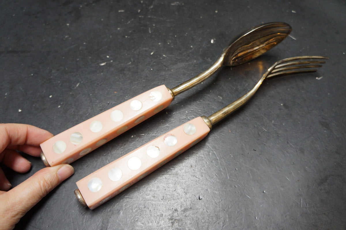 Two's Company Circles of Pearl Pink Handles Silverplated Salad Servers Fork Spoon