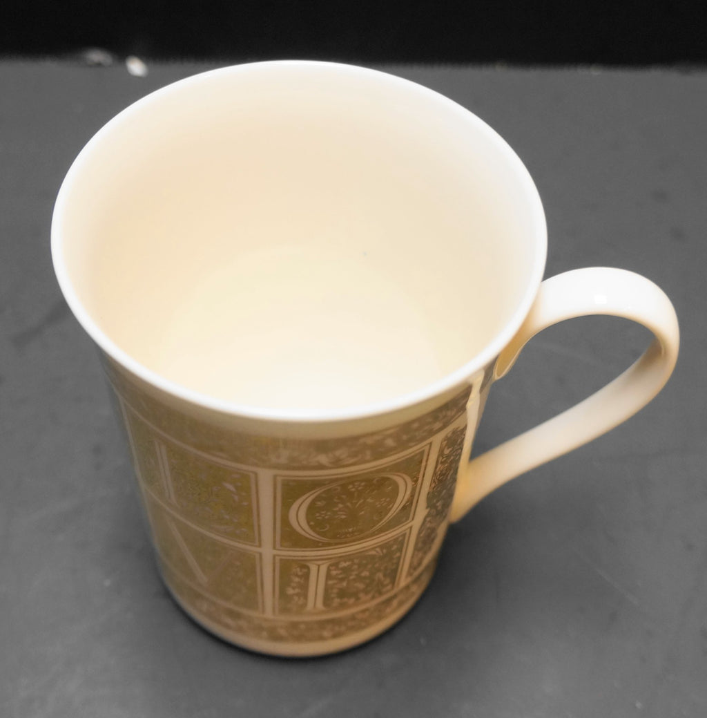 Papel Freelance Love Gold Filigree Mug Bone China