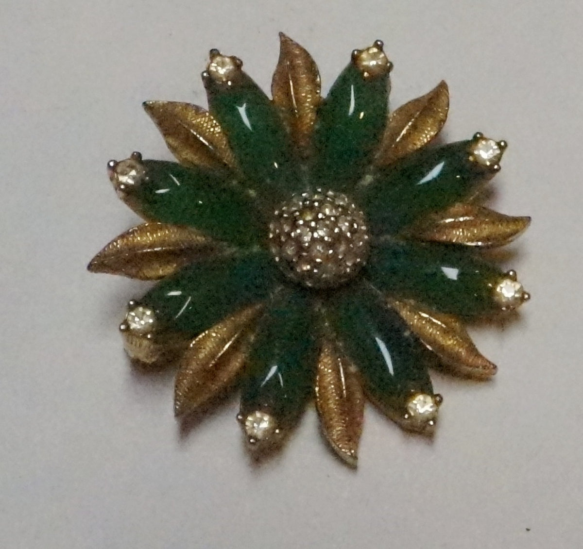 Green Glass Flower Clear Rhinestones Gold Tone Brooch Pin Unsigned